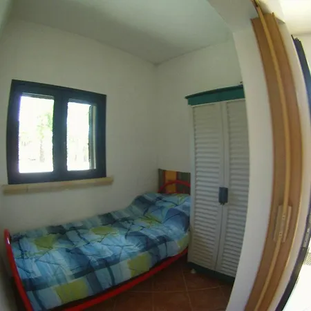 With One Bedroom In Marsala, With Pool Access, Enclosed Gard アパート マルサラ